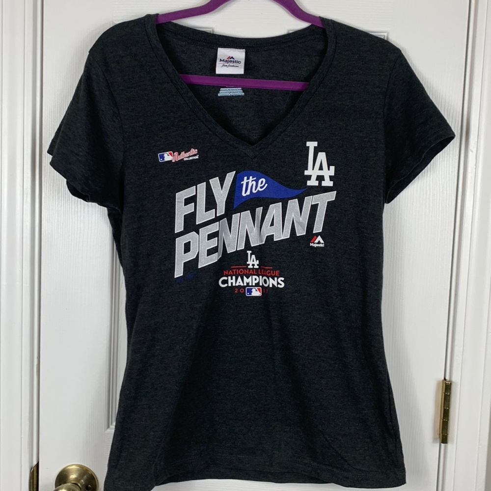 Majestic heather dark grey short sleeved tee shirt large. 2017  N. L. Champions
